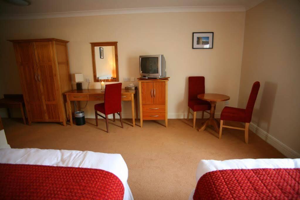 Newport 3* Newport (Mayo)